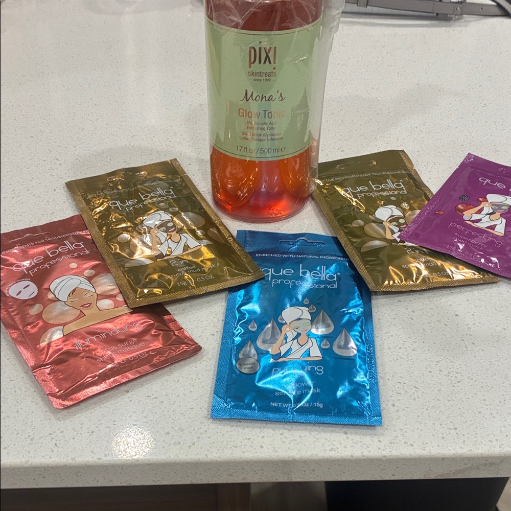 Pixi Skintreats Glow Tonic with Que Bella Mask Collection